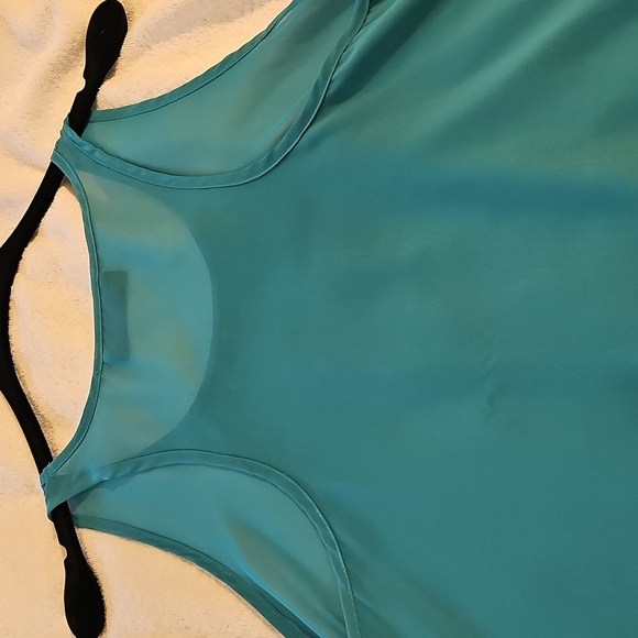 NWOT The Pyramid Collection Sleeveless Asymettrical Hem Lightweight Tunic Large - Picture 13 of 13